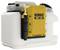 Pompe de pulvérisation portable DEWALT 18V XR avec réservoir blanc, boîtier jaune et tuyau noir. Idéale pour des applications polyvalentes.