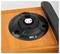Connecteur de microphone sur une table en bois portant l'étiquette « MIC 2 ».