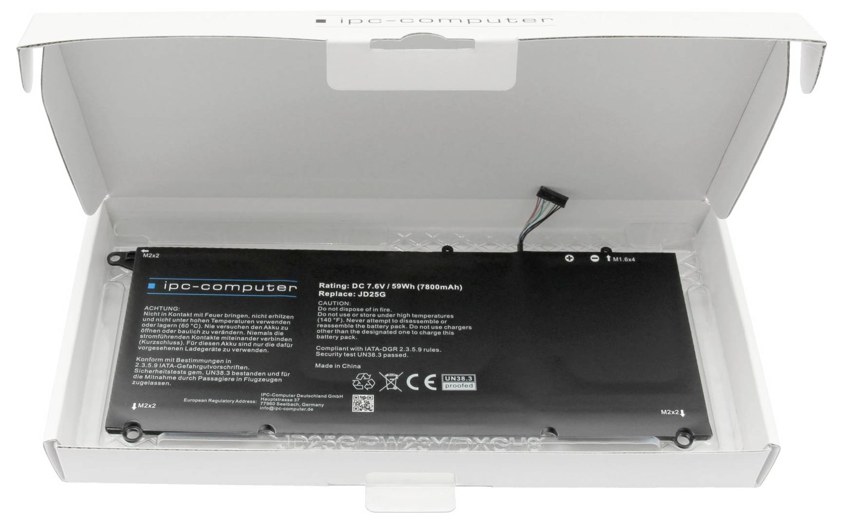 Un carton ouvert montre une batterie d'ordinateur portable portant l'inscription 'ipc-computer', le numéro de modèle et la capacité. Des câbles sont visibles.