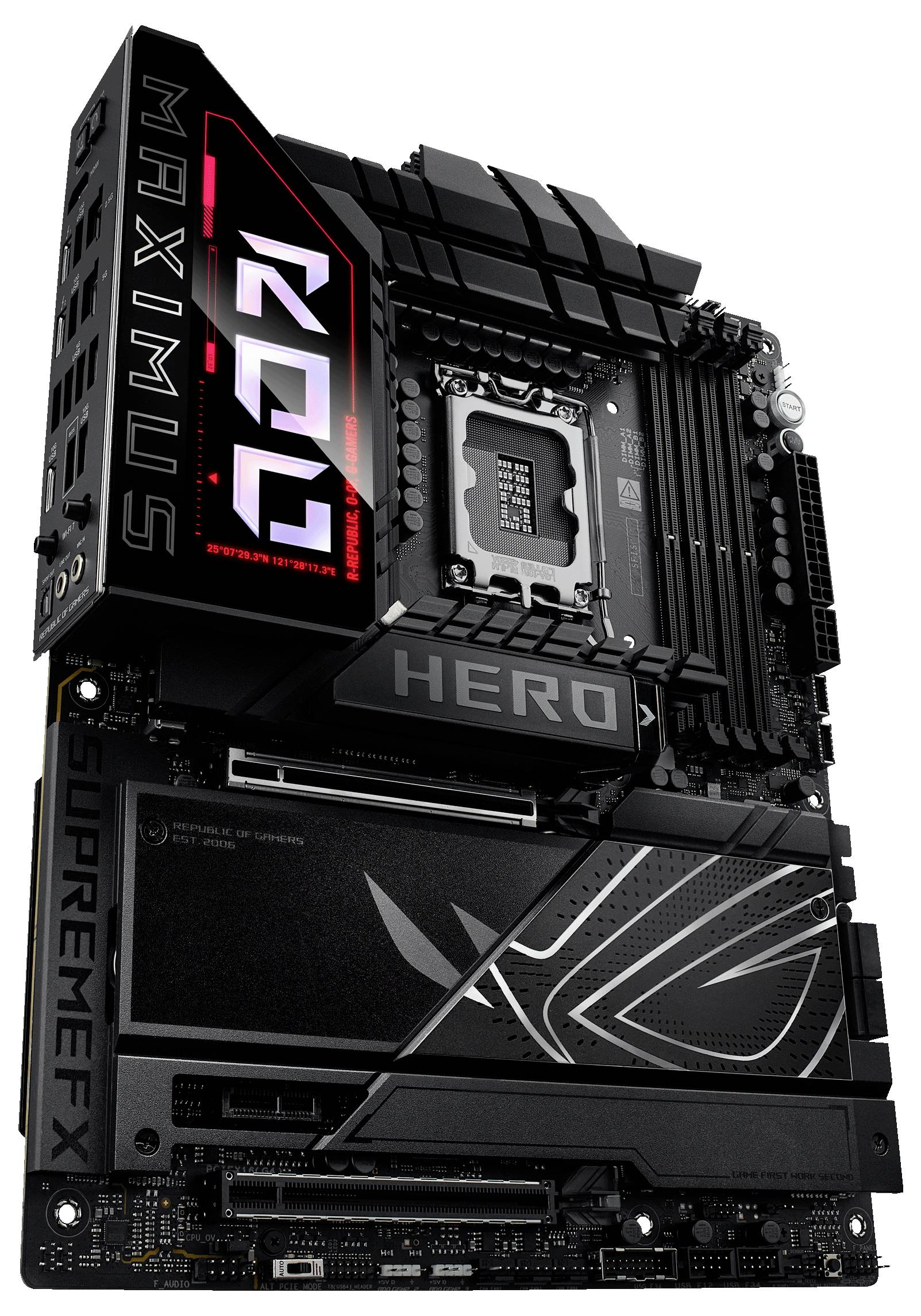 Carte mère portant l'inscription 'MAXIMUS HERO' ; montrant le socket CPU, les emplacements RAM et un design de refroidissement détaillé.