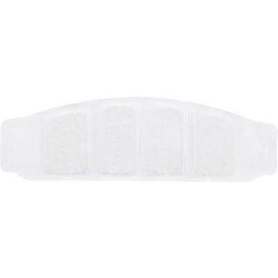 Masque facial blanc plissé jetable présenté à plat sur un fond blanc.