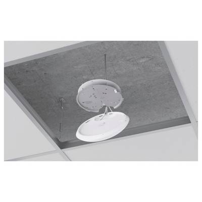 Montage au plafond d'un dispositif rond blanc dans un élément de plafond ouvert, avec des câbles et des éléments de fixation visibles.