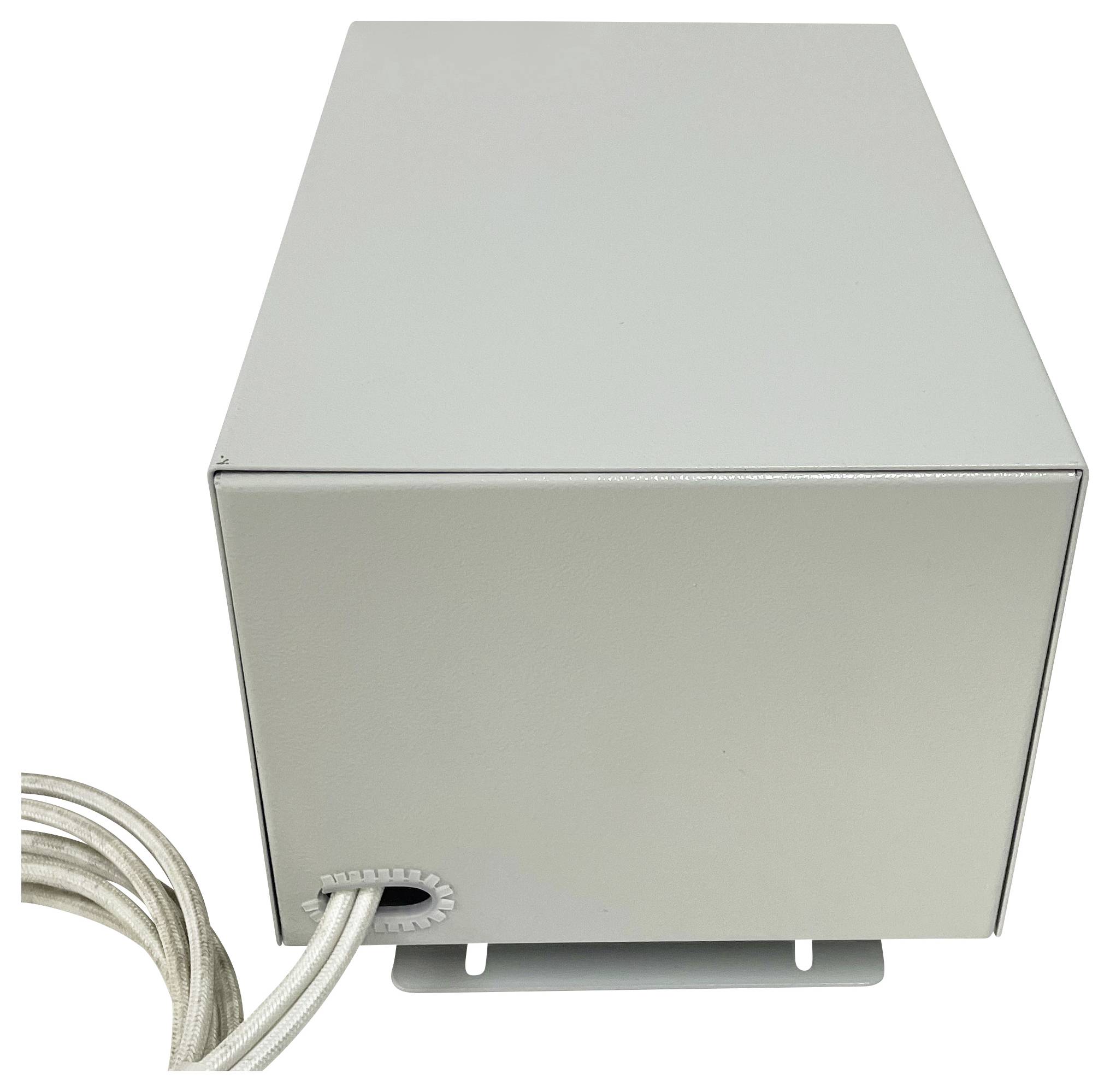 Boîte métallique rectangulaire avec connexion de câble sur le côté gauche ; pourrait faire partie d'un équipement technique ou d'un appareil.