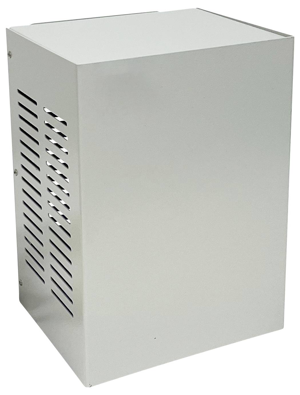 Un dispositif rectangulaire en métal avec des fentes d'aération sur le côté, probablement un boîtier pour de l'équipement technique ou électronique.