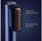 Brosse à cheveux électrique avec plaques de lissage en céramique bleue et poils démêlants, sur un fond bleu foncé.
