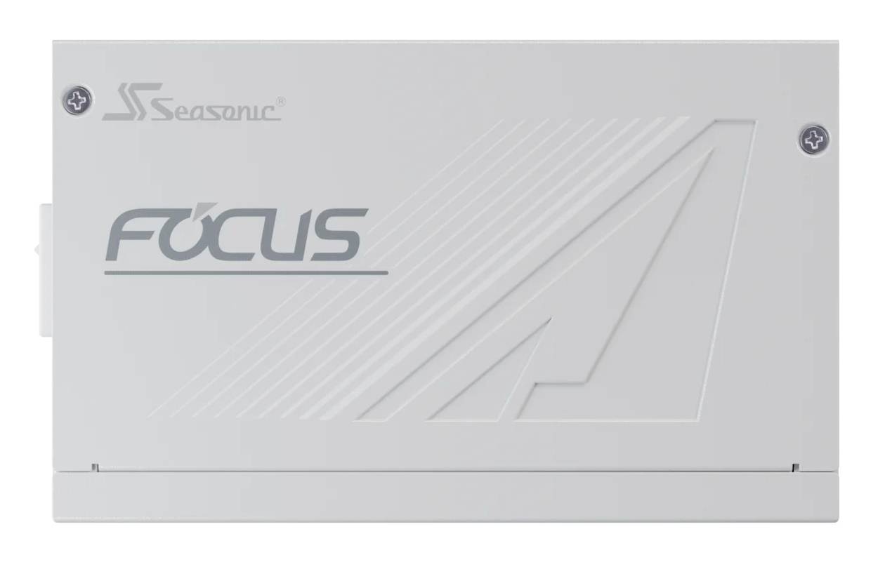 Un bloc d'alimentation pour ordinateur Seasonic Focus, rectangulaire, avec des inscriptions grises et des éléments graphiques sur un boîtier blanc.