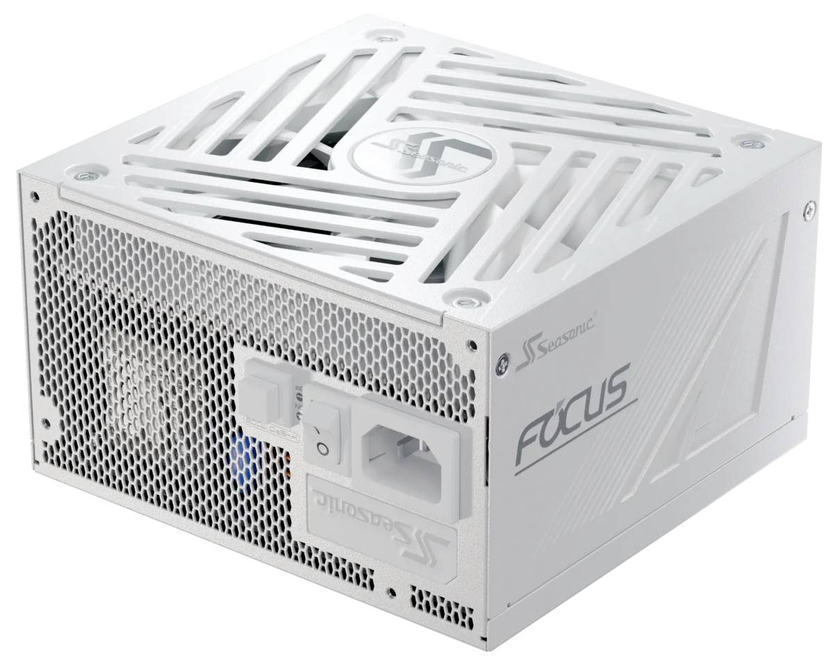 Un bloc d'alimentation blanc de la marque Seasonic avec grille de ventilation, connecteur d'alimentation et interrupteur, modèle 'FOCUS'.