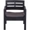 Une chaise noire avec accoudoirs et un coussin d'assise gris, photographiée de face. Design simple et moderne.