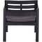 Une chaise noire en plastique avec un coussin d'assise gris.