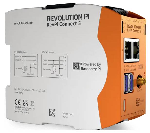 Un module 'RevPi Connect 5' de Revolution Pi, avec ses connecteurs et son marquage technique, indiquant sa compatibilité avec Raspberry Pi.