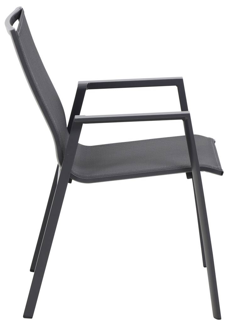 Une chaise moderne, noire avec accoudoirs en plastique, vue de côté. Adaptée pour un espace de bureau ou de vie.