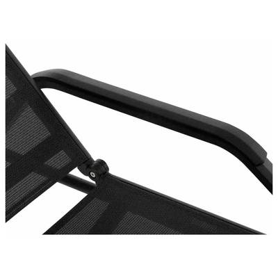 Chaise noire avec design en maille, l'accent mis sur l'accoudoir et l'articulation de réglage de hauteur, transmettant un design moderne et fonctionnel.