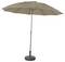 Un grand parasol beige avec un support en métal robuste sur une base ronde. Idéal pour une utilisation sur terrasse ou dans un jardin.