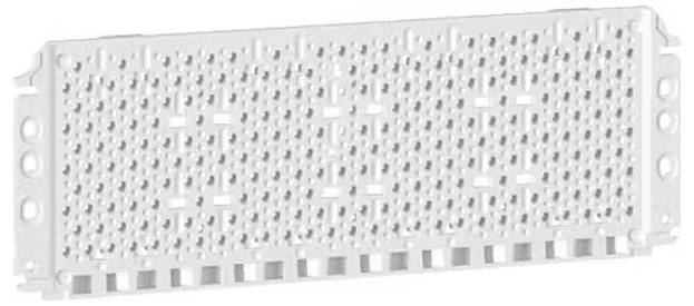 Une tôle perforée blanche rectangulaire avec de nombreux petits trous répartis uniformément.