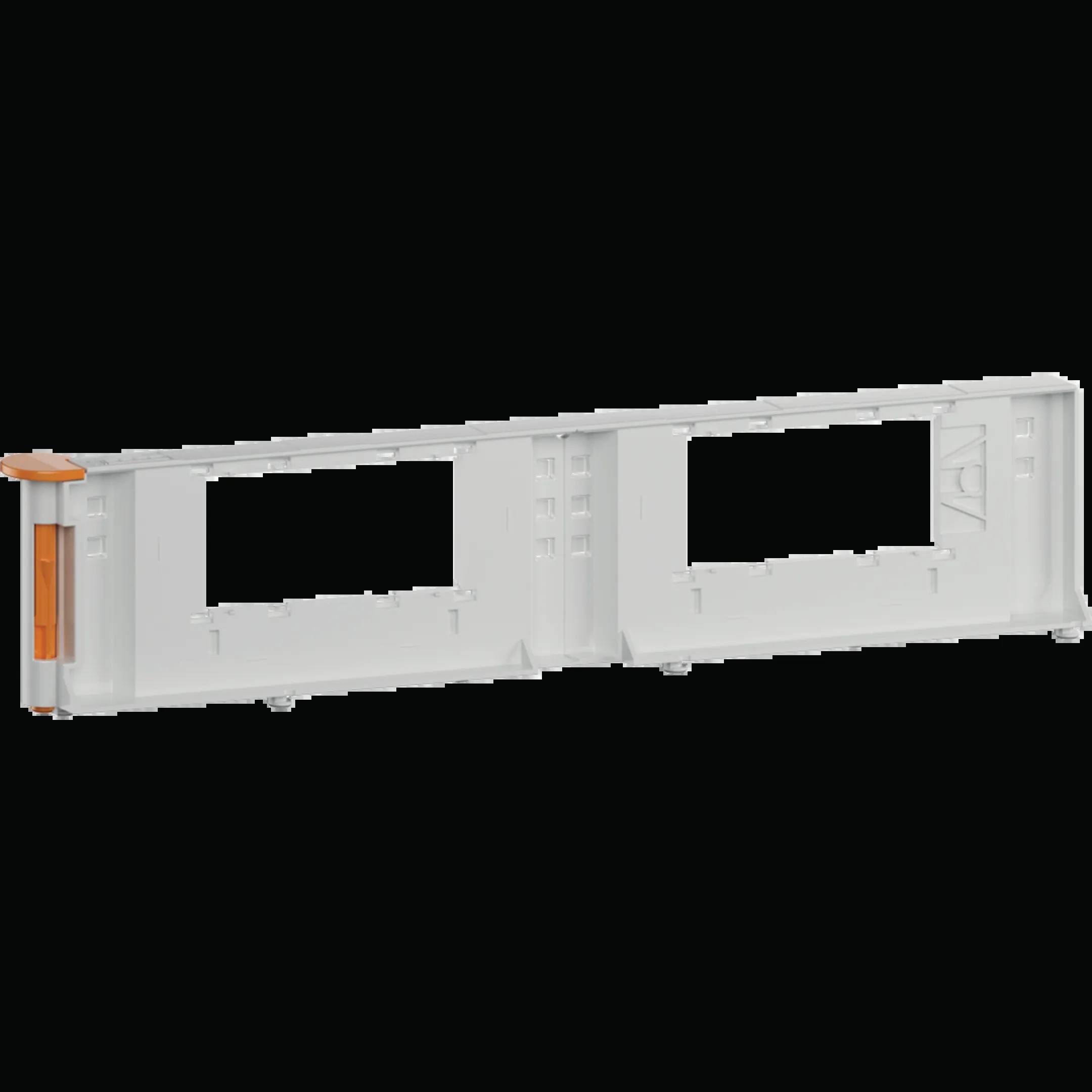 Un boîtier rectangulaire blanc en plastique avec un clip orange, probablement un cadre de montage pour composants électriques.