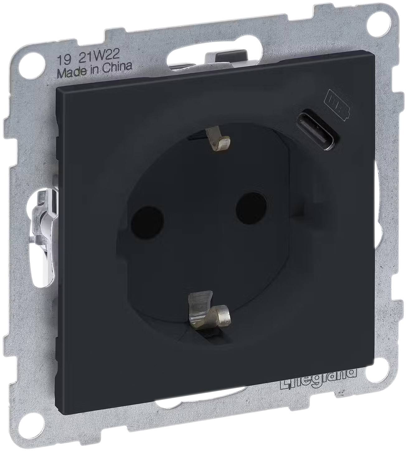 Prise murale noire avec port USB-C, forme rectangulaire, cadre en métal, texte gravé '19 21W22 Fabriqué en Chine'.