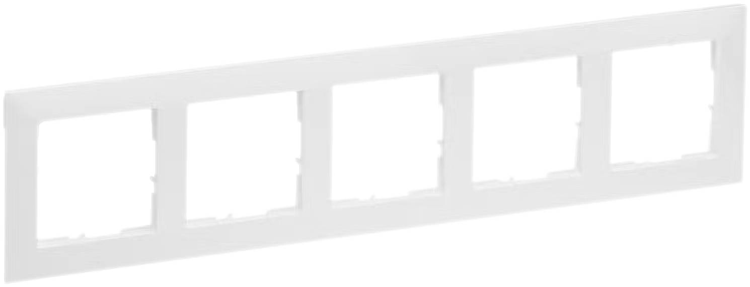 Un cadre rectangulaire blanc avec cinq découpes pour accueillir des interrupteurs ou des prises électriques.