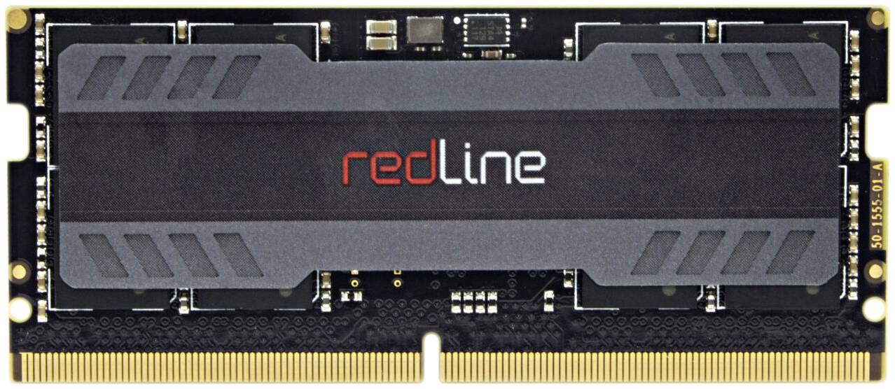 Une carte mémoire RAM portant l'inscription 'redLine' au centre, affichant des détails techniques et des connecteurs sur les côtés.
