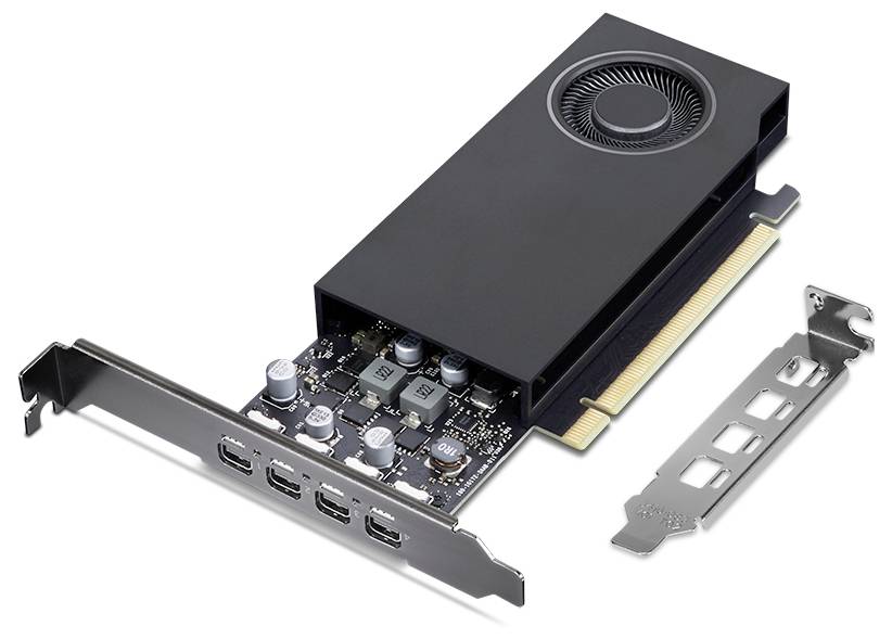 Une carte graphique noire et étroite avec un ventilateur et trois ports DisplayPort. Un cache de slot amovible est posé à côté.