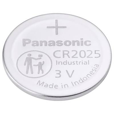 Une pile ronde Panasonic CR2025 3V au lithium avec un signe plus, étiquetée « Industrielle », « Fabriquée en Indonésie », et un pictogramme de sécurité enfant.