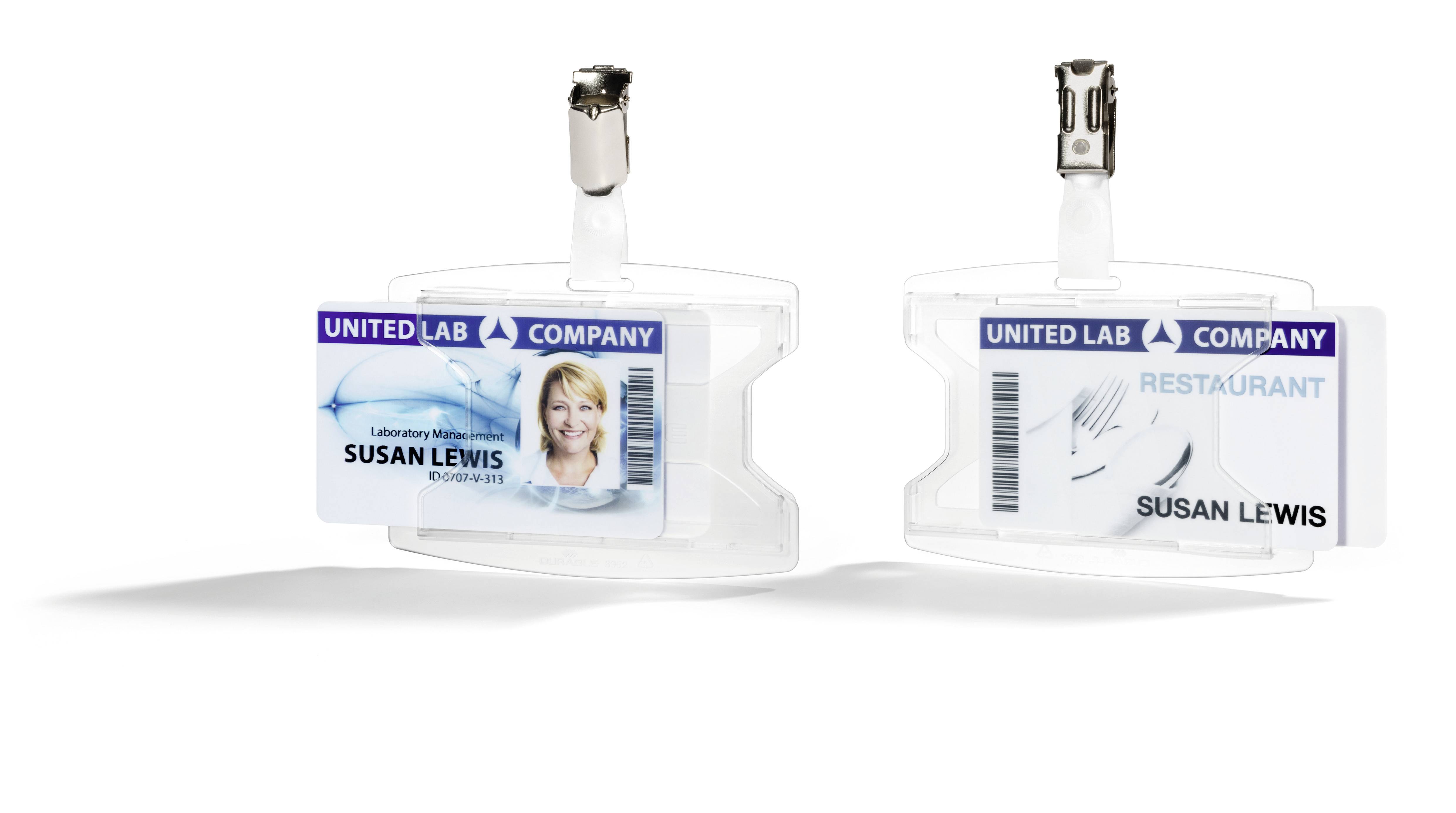 Deux badges d'employés de la 'United Lab Company'. À gauche avec photo, nom et poste ; à droite avec code-barres et nom imprimé.