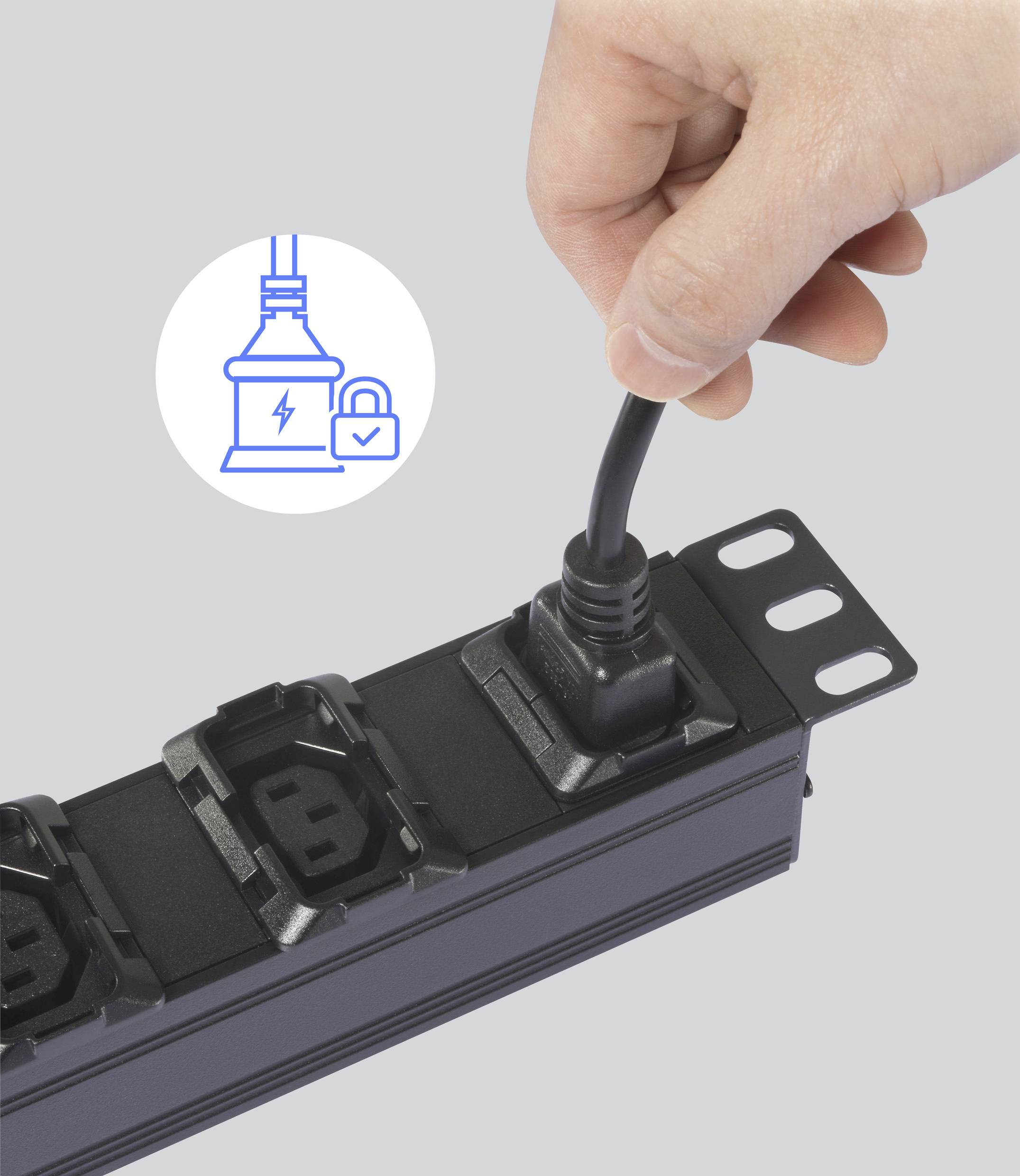 Prise électrique avec fiche, tenue par une main. Un symbole à côté montre un cadenas de sécurité avec une coche et un éclair.