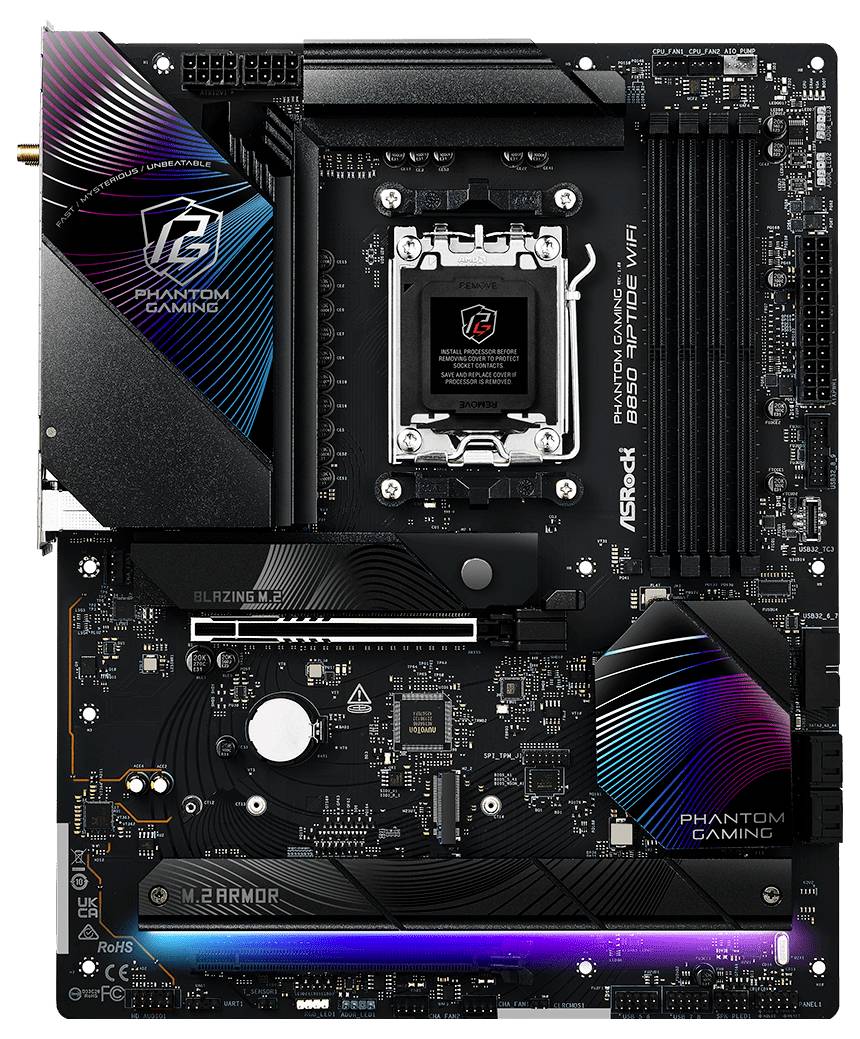 Carte mère avec le logo 'Phantom Gaming', emplacements pour processeur, slots RAM et différentes options de connexion, vue de face.