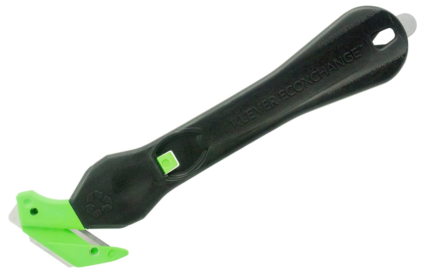 Un cutter noir avec un protège-lame vert et une poignée ergonomique, adapté pour couper en toute sécurité du carton ou des emballages.