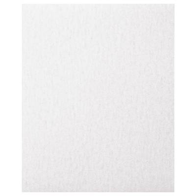 Feuille de papier vierge sur un fond clair, sans texte ni image reconnaissable.