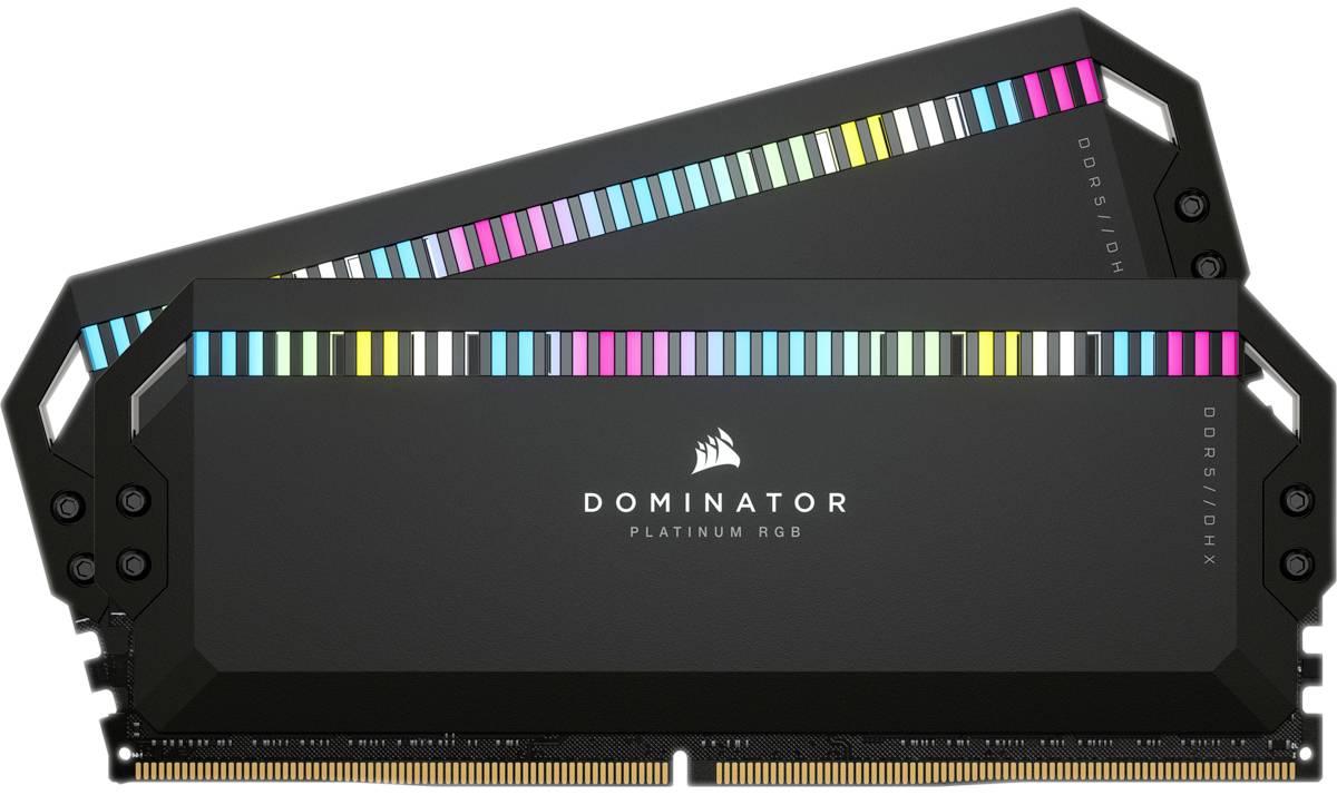 Deux modules de RAM de la marque Corsair portant l'inscription 'Dominator Platinum RGB'. Ils présentent des bandes LED multicolores sur leur face supérieure.