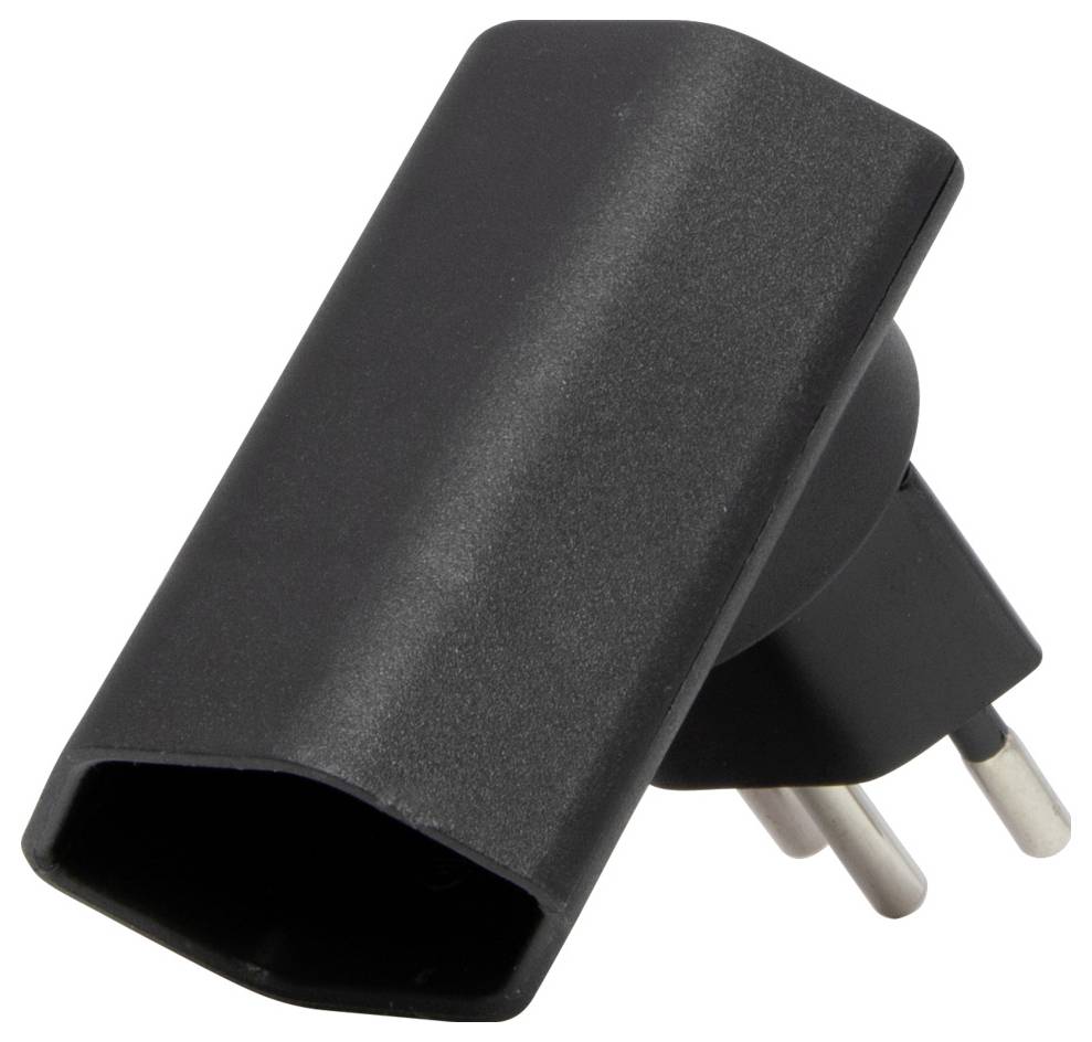 Un adaptateur de prise noir avec une fiche européenne ; utilisé pour connecter des appareils à une source d'alimentation avec un type de prise différent.