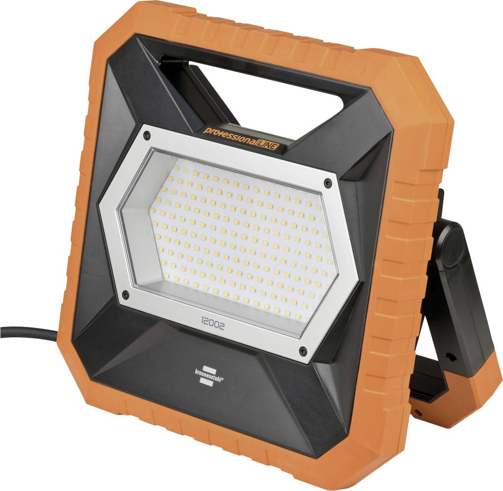 Projecteur LED portable avec boîtier orange et poignée noire, reconnaissable à ses nombreuses petites LED et à son câble sur le côté.