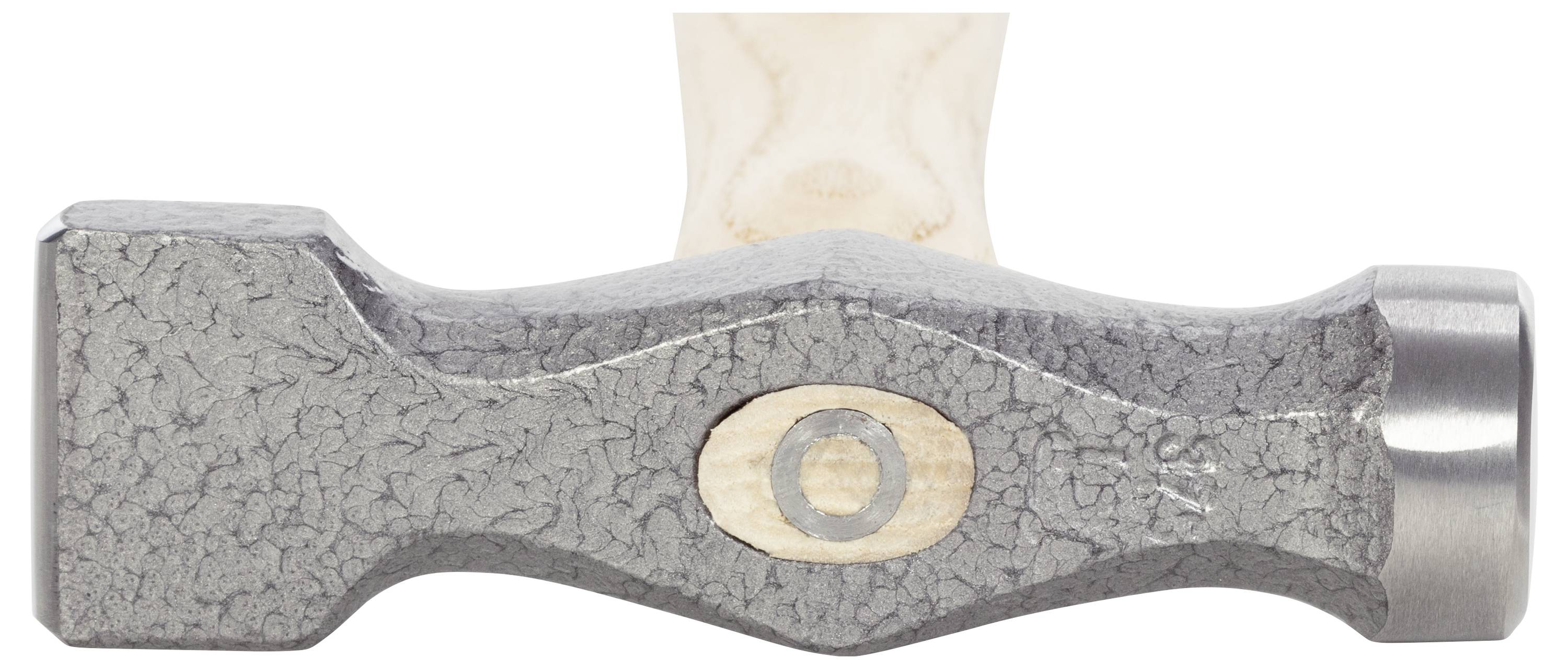 Tête de marteau sur un fond clair, montrant une structure métallique robuste et un trou central de fixation.