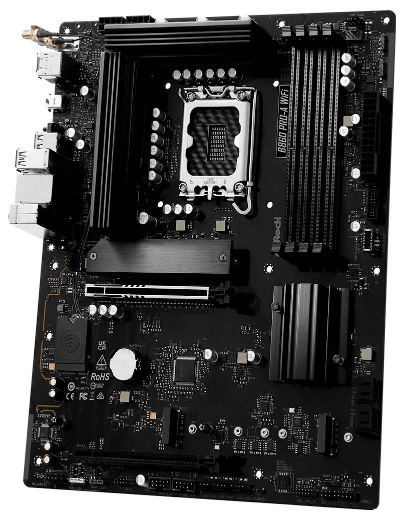 Une carte mère noire avec de nombreux ports, un socket de processeur central et des emplacements pour RAM, conçue pour assembler un ordinateur de bureau.