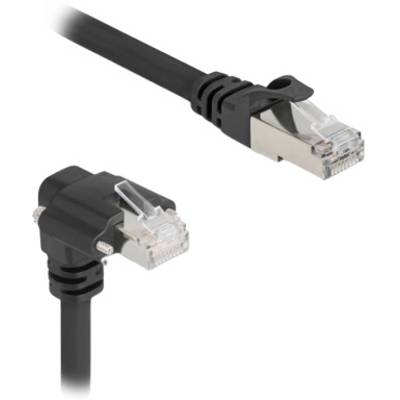 Un câble réseau noir avec deux connecteurs RJ45 blindés, un connecteur coudé et un connecteur droit.
