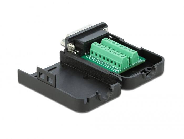 Un boîtier noir ouvert avec des bornes de connexion vertes et un connecteur D-SUB, adapté aux connexions électroniques.