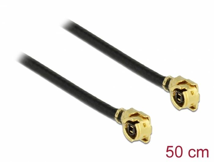 Deux câbles coaxiaux noirs avec des connecteurs dorés, longueur 50 cm.