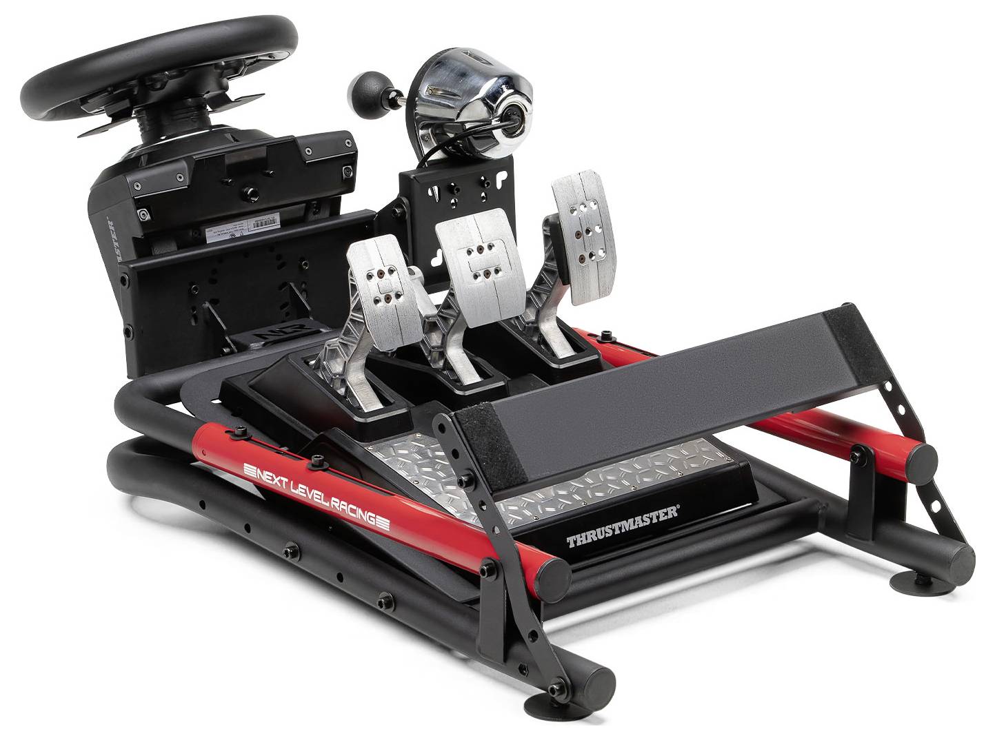 Volant de simulateur de course avec pédalier et levier de vitesses, monté sur un châssis robuste.
