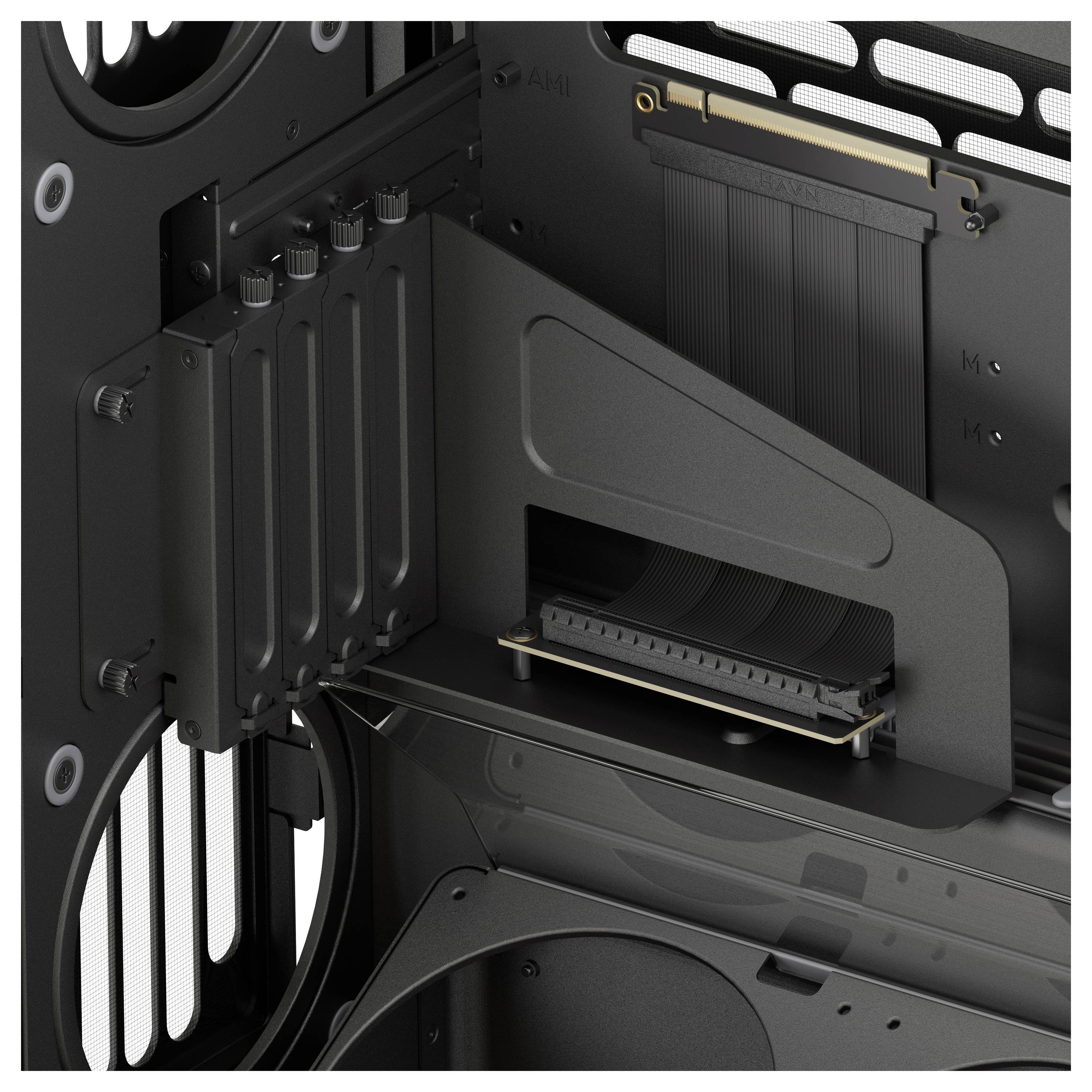 Vue intérieure d'un boîtier d'ordinateur avec un emplacement vertical pour carte graphique et plusieurs emplacements d'extension.