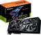 Carte graphique 'AORUS GeForce RTX 5090' à trois ventilateurs, présentée devant son emballage de produit montrant le modèle et le logo.