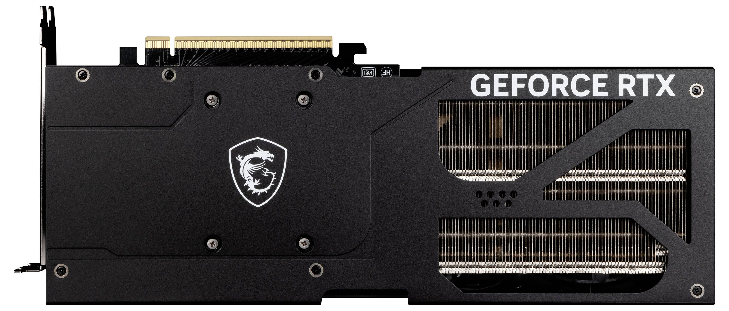 Carte graphique 'Geforce RTX' dans un boîtier noir avec des ailettes de refroidissement visibles et un logo MSI. Montre l'arrière de la carte.