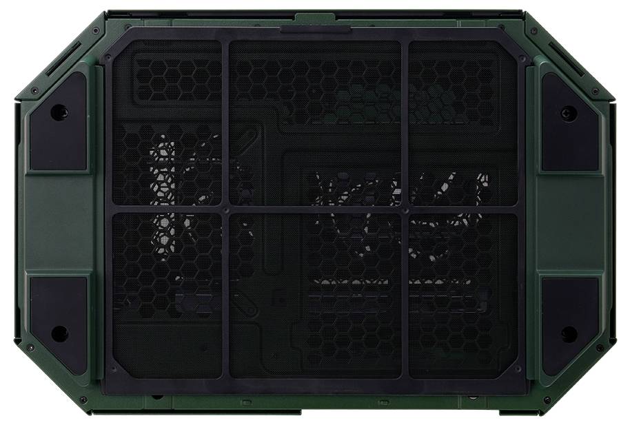 Un dispositif technique rectangulaire, probablement un ordinateur ou un boîtier de serveur, avec un motif de grille et un boîtier robuste.