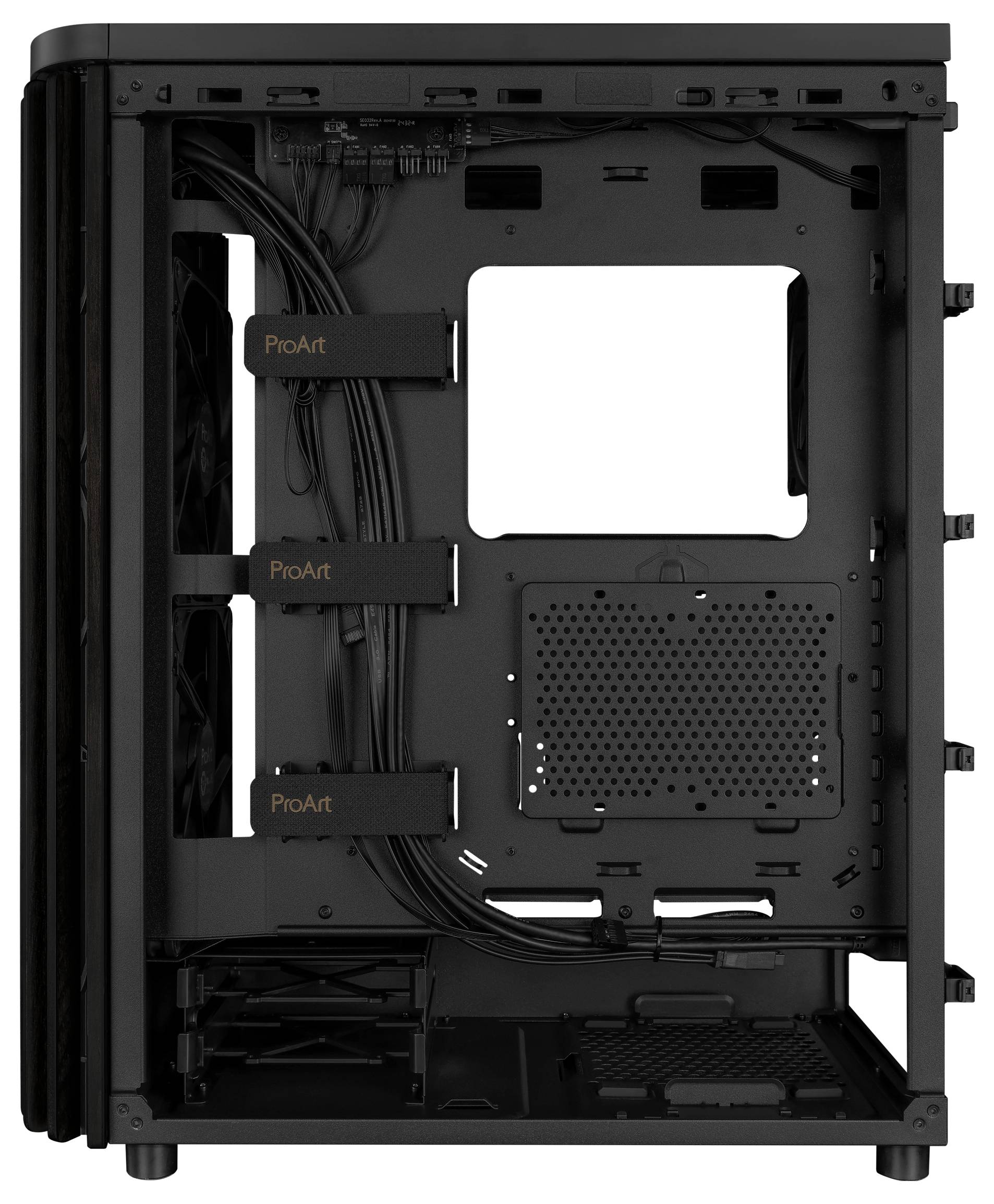 Boîtier d'ordinateur ouvert de couleur noire avec câbles internes et supports, montrant le châssis intérieur et la gestion des câbles.