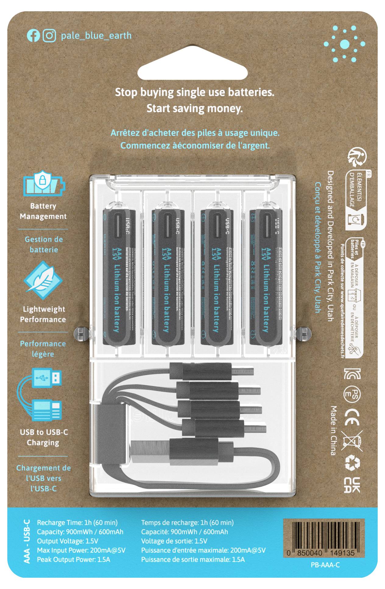 Chargeur de batterie avec quatre batteries rechargeables USB-C et un câble. Inscription : « Arrêtez d'acheter des piles jetables. Commencez à économiser de l'argent. » L'emballage souligne la gestion et la durabilité.