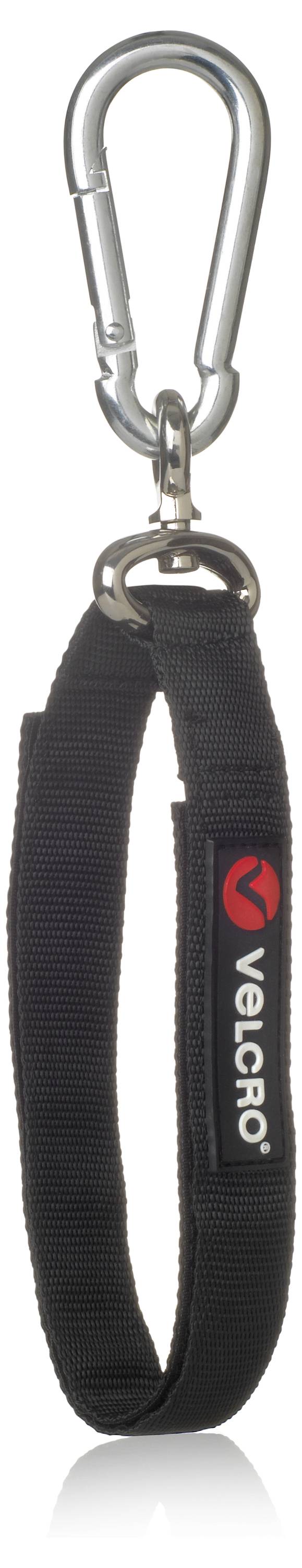 Sangle à fermeture velcro noire avec un mousqueton métallique en haut, adaptée pour fixer ou transporter des objets.