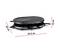 Un grill à raclette ovale, de 47,5 cm x 32 cm x 12 cm, avec une surface de cuisson anti-adhésive. Idéal pour les repas conviviaux.