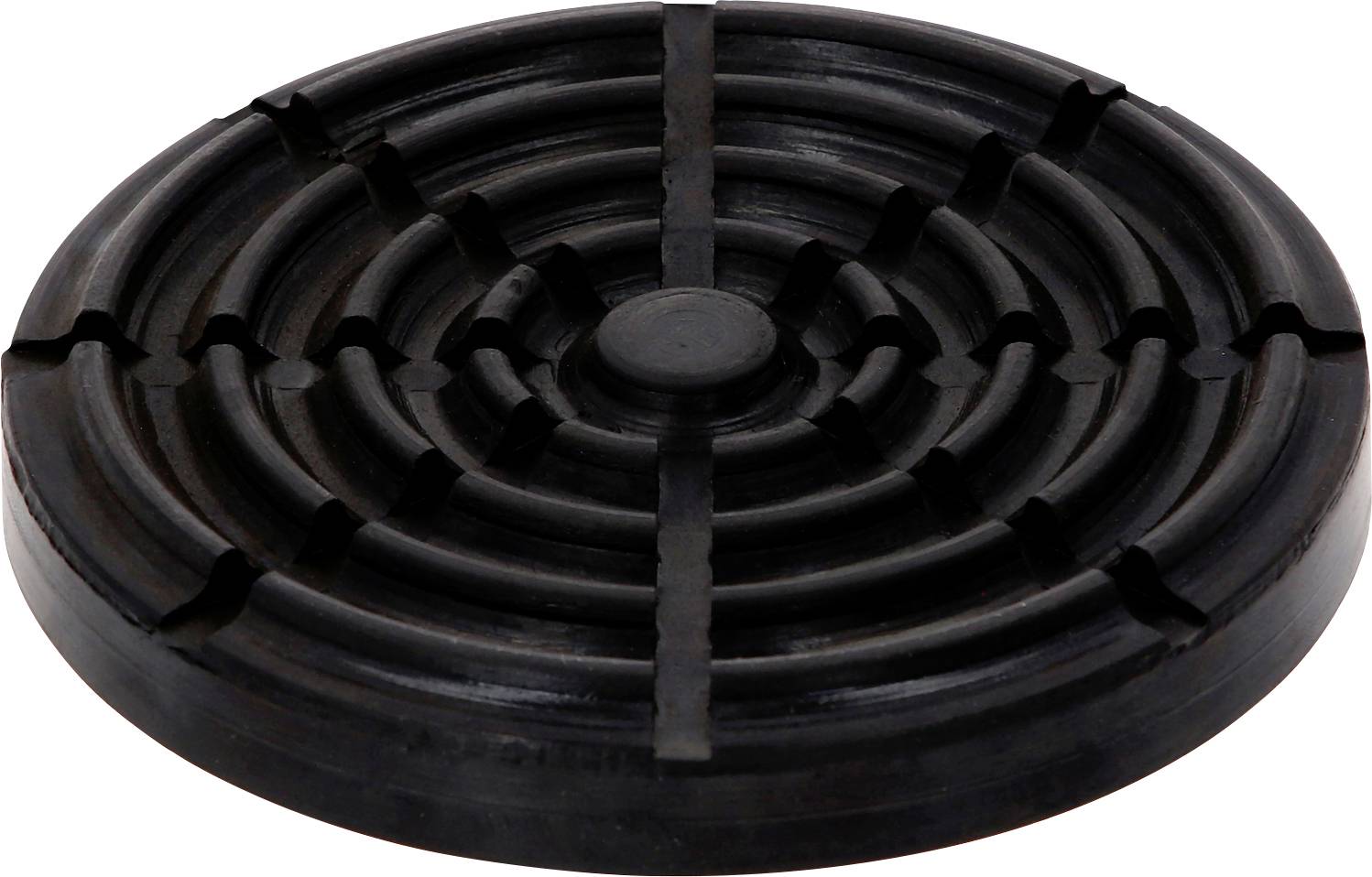 Support en caoutchouc noir et rond avec des cercles concentriques et des rainures, utilisé pour les ponts élévateurs ou les crics pour stabiliser les véhicules.