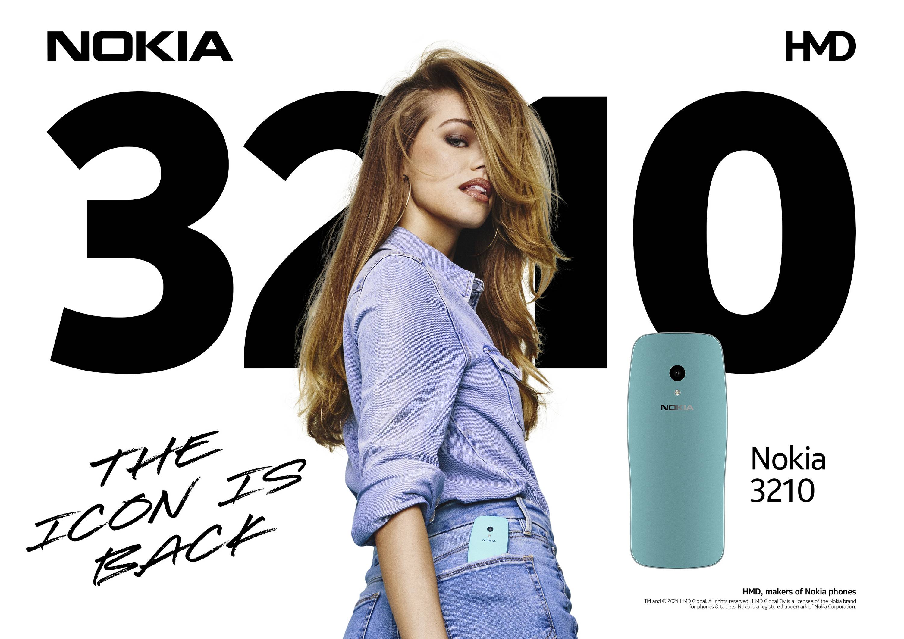 Une femme aux cheveux blonds pose à côté d'un téléphone Nokia 3210. Texte : « L'Icône est de retour ».