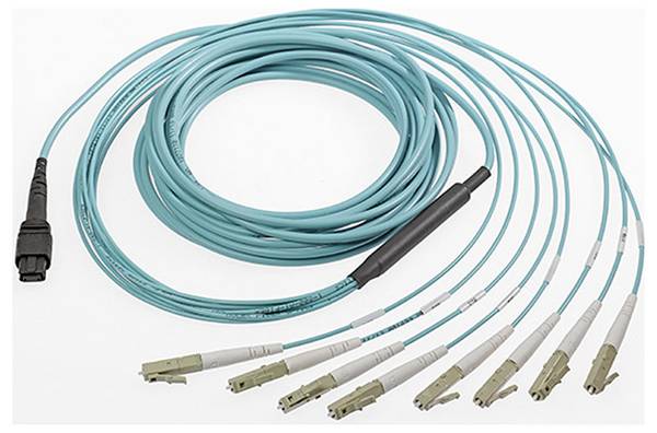 Molex 106283-5304 Câble de liaison  50/125 µ Multimode OM3 Quad  1 pc(s)