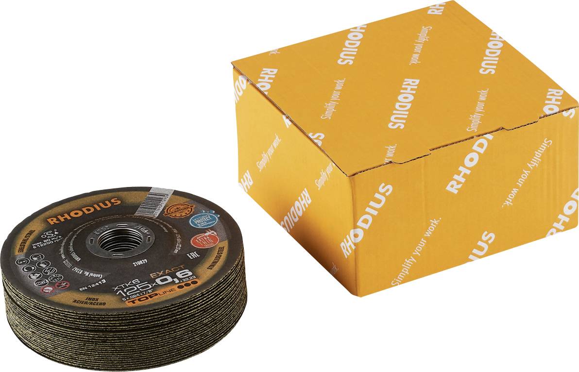 Pile de disques abrasifs avec étiquette 'RHODIUS Topline' ; à côté, une boîte orange portant le même logo.